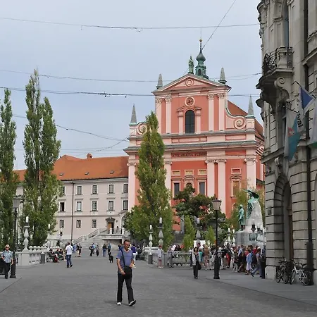 Daire Central Monika Ljubljana